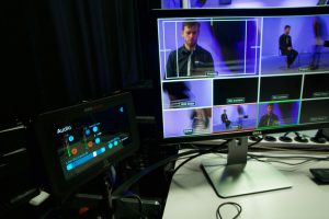 Preview Monitor wärend einer Produktion für Corporatevideo im Studio Leipzig