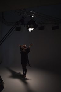 7m hohe Hohlkehle von Studio Leipzig, Backstage Motiv von Musikvideo Produktion